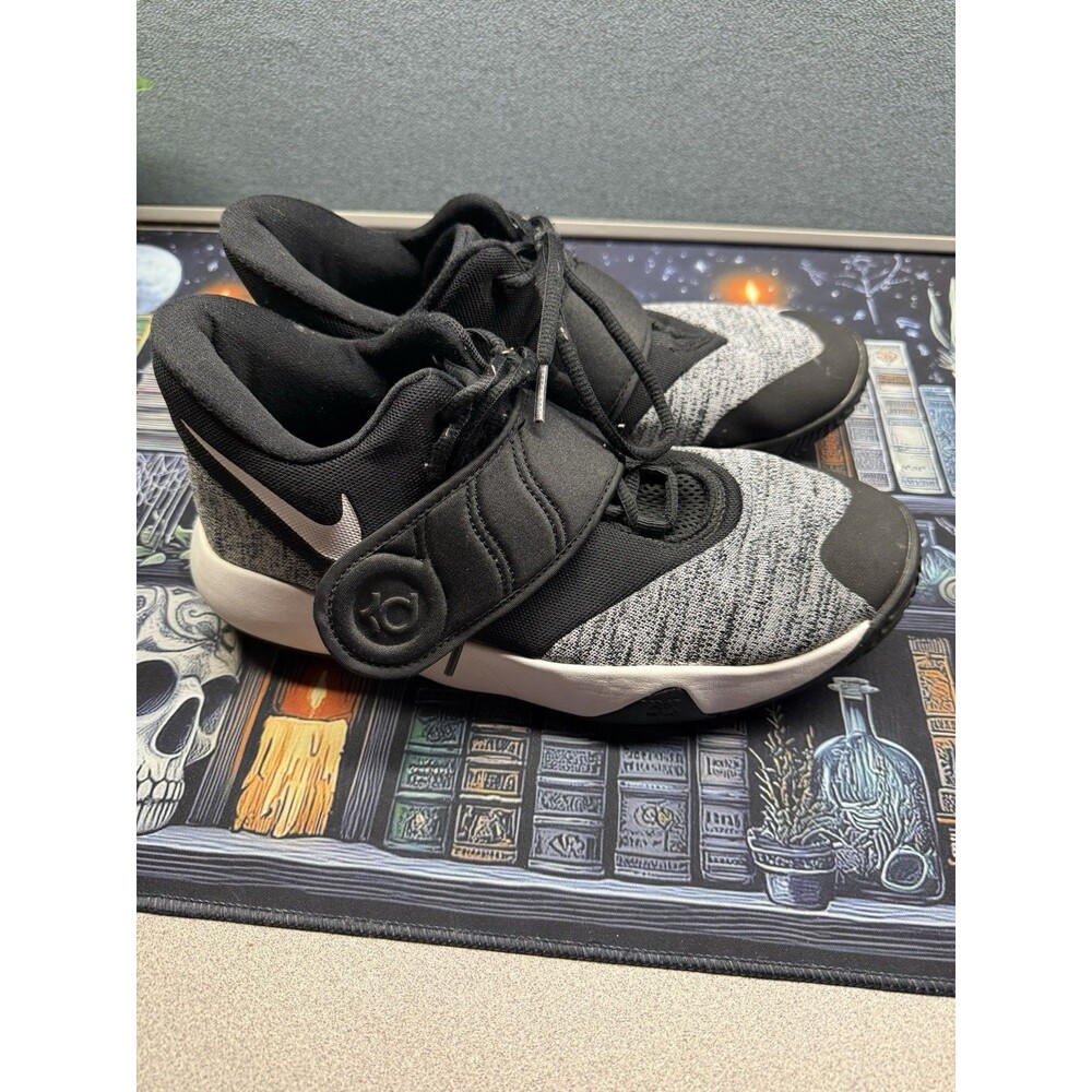 Nike KD Trey 5 Basketball Shoes Size 6.5 Youth Black/White/Gray AA7067-001